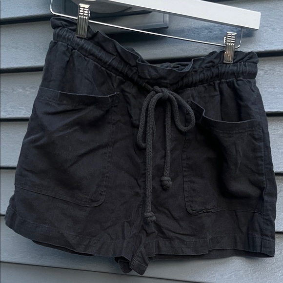 Universal Thread Black Cargo Shorts - Picture 1 of 3